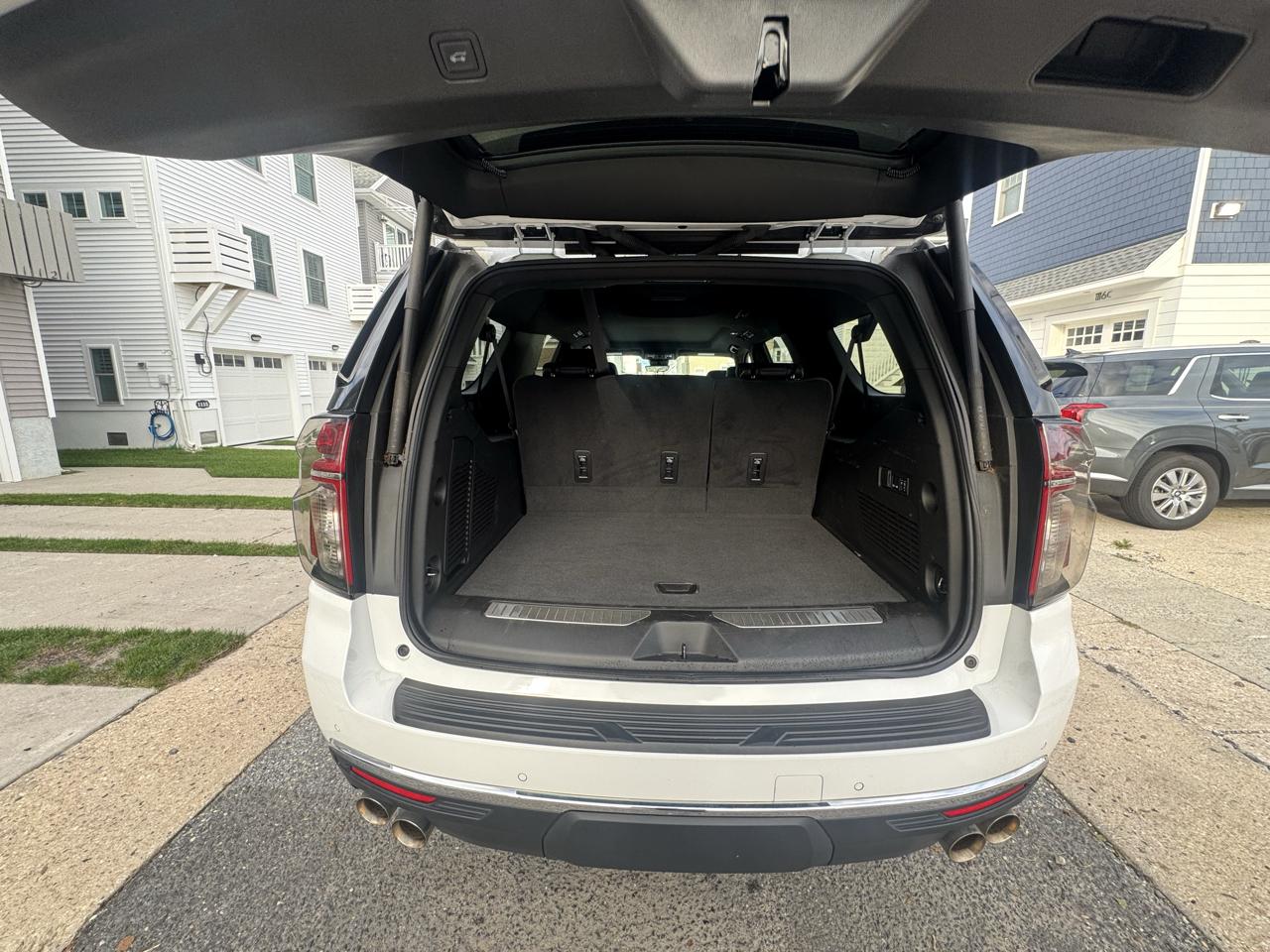 Chevrolet Suburban 4WD 4dr Premier 2024