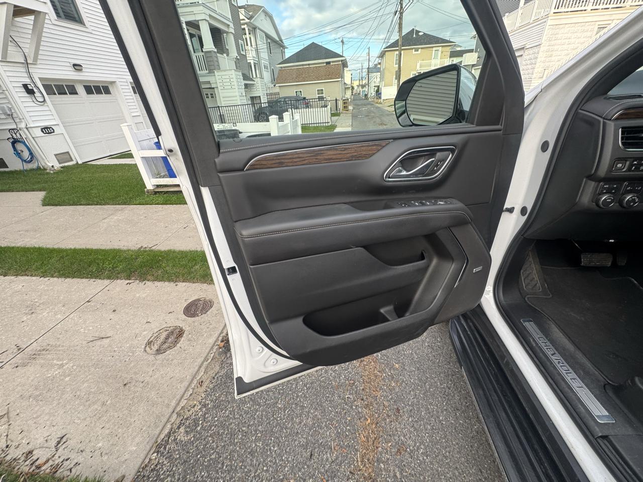 Chevrolet Suburban 4WD 4dr Premier 2024