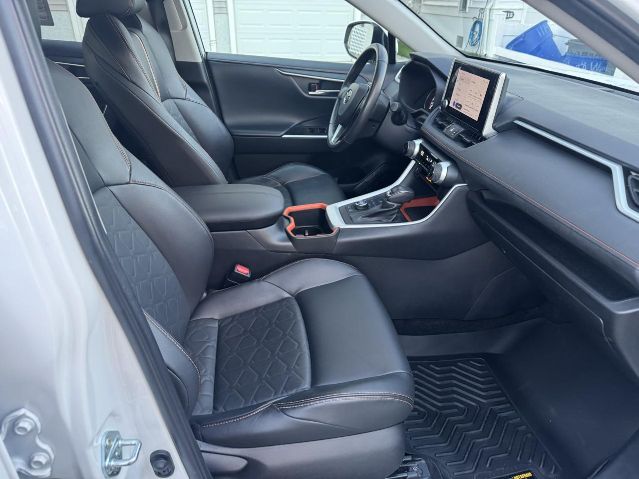 Toyota RAV4 Adventure AWD (Natl) 2024