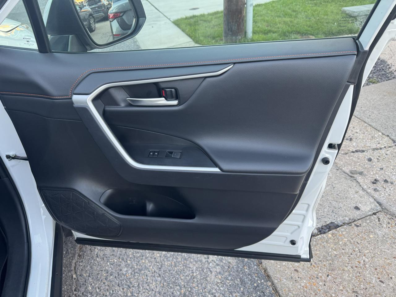 Toyota RAV4 Adventure AWD (Natl) 2024