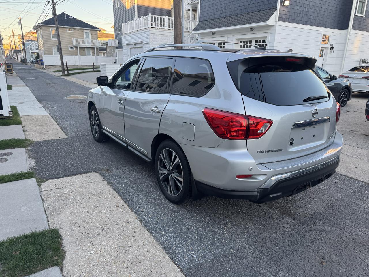 Nissan Pathfinder 4x4 Platinum 2017