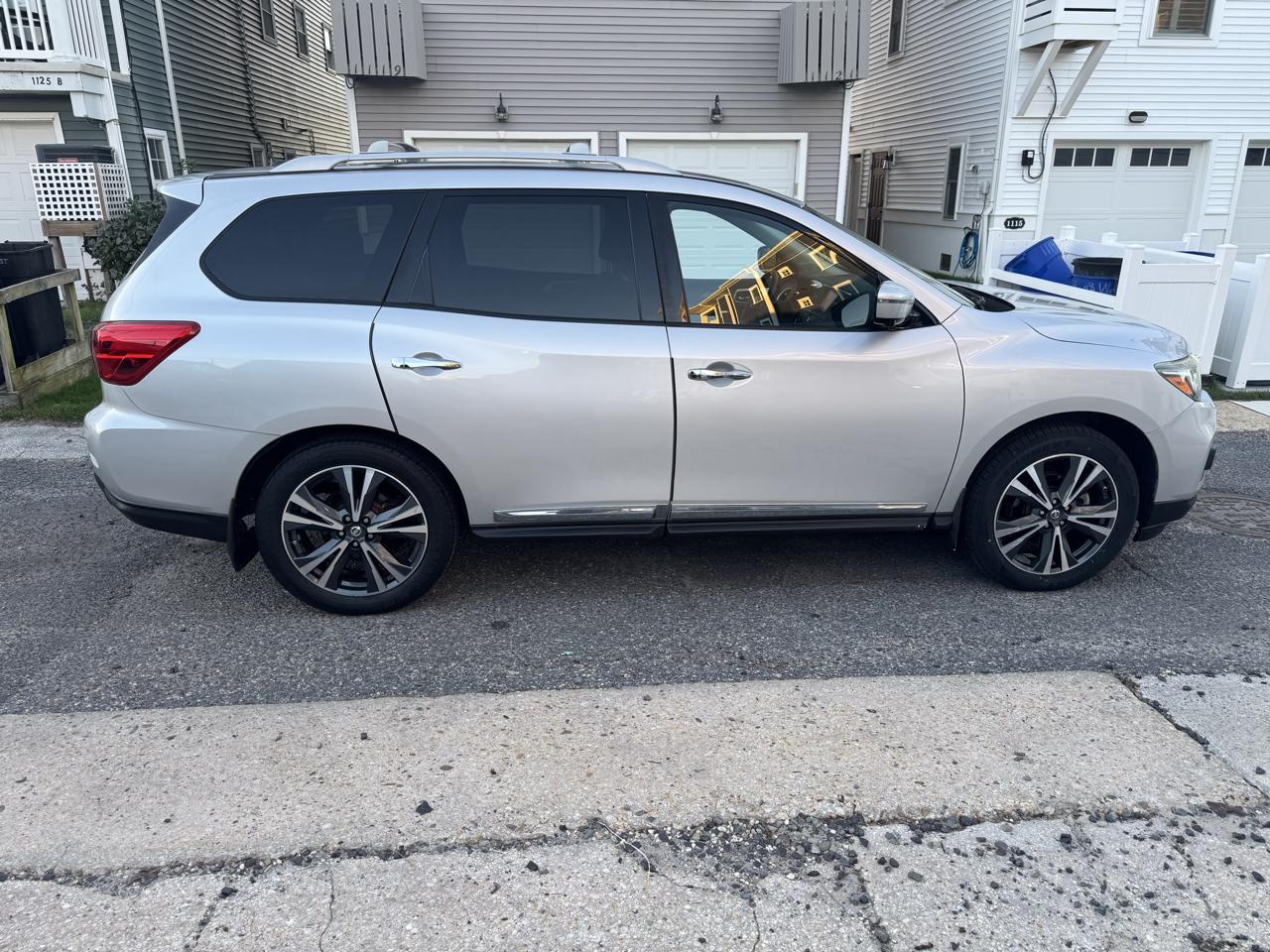Nissan Pathfinder 4x4 Platinum 2017