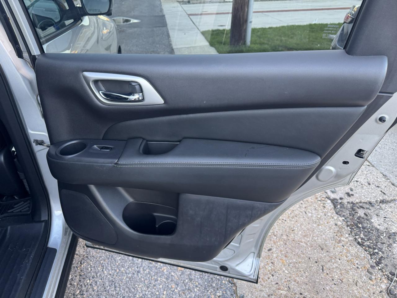 Nissan Pathfinder 4x4 Platinum 2017