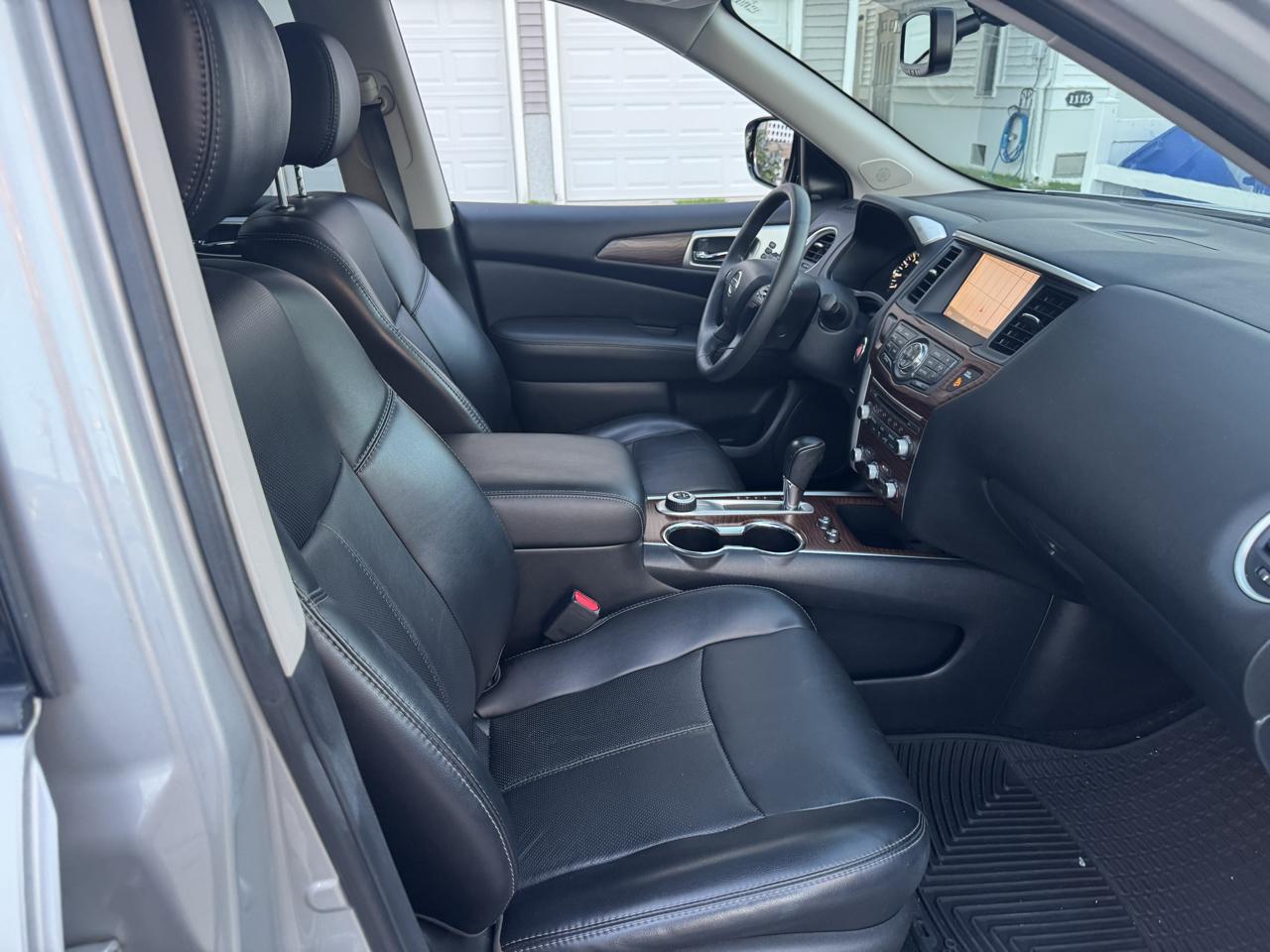 Nissan Pathfinder 4x4 Platinum 2017