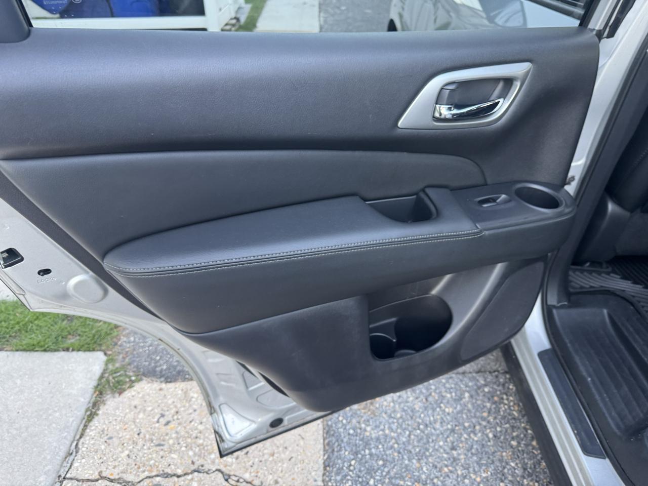 Nissan Pathfinder 4x4 Platinum 2017