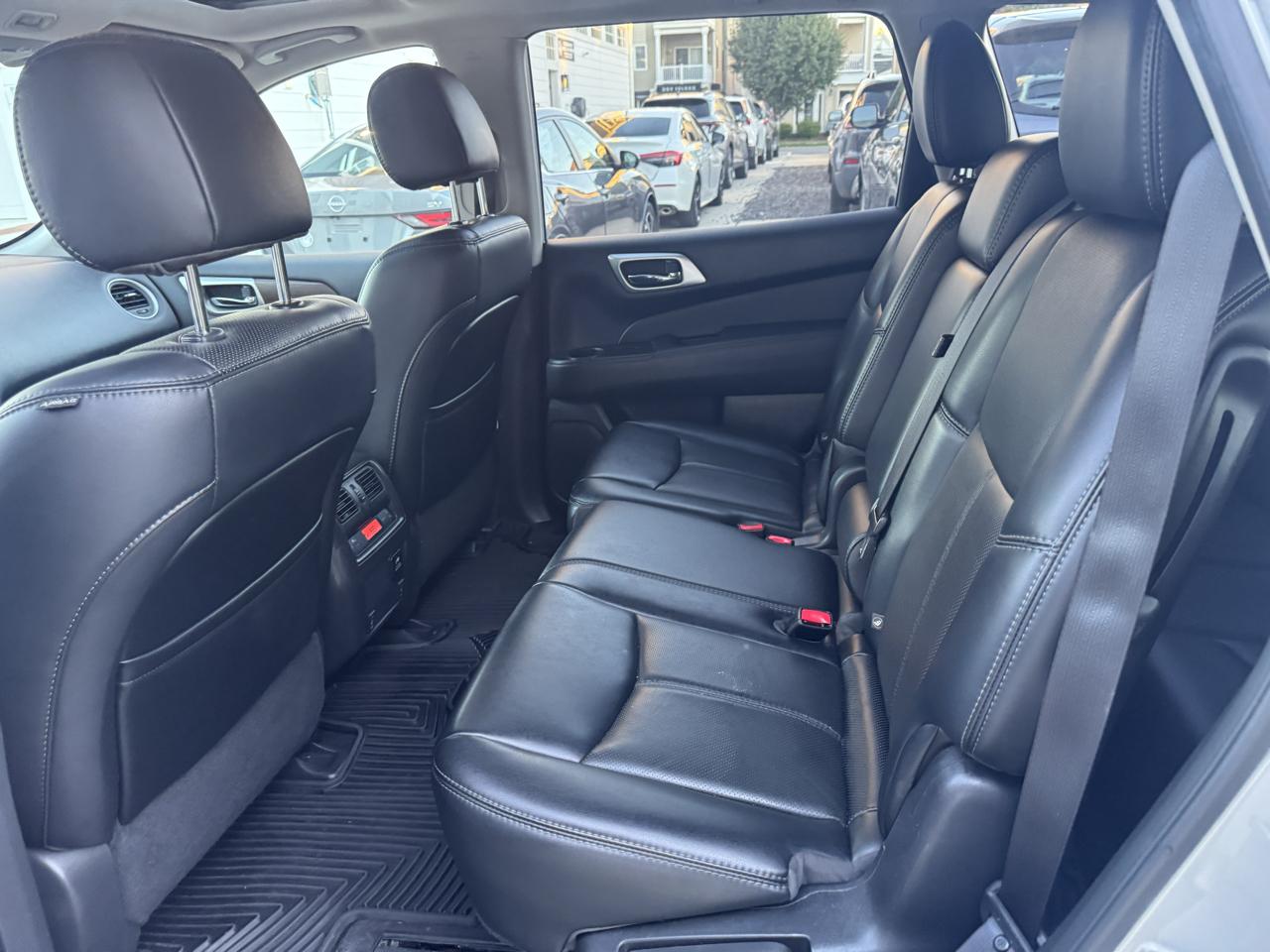 Nissan Pathfinder 4x4 Platinum 2017