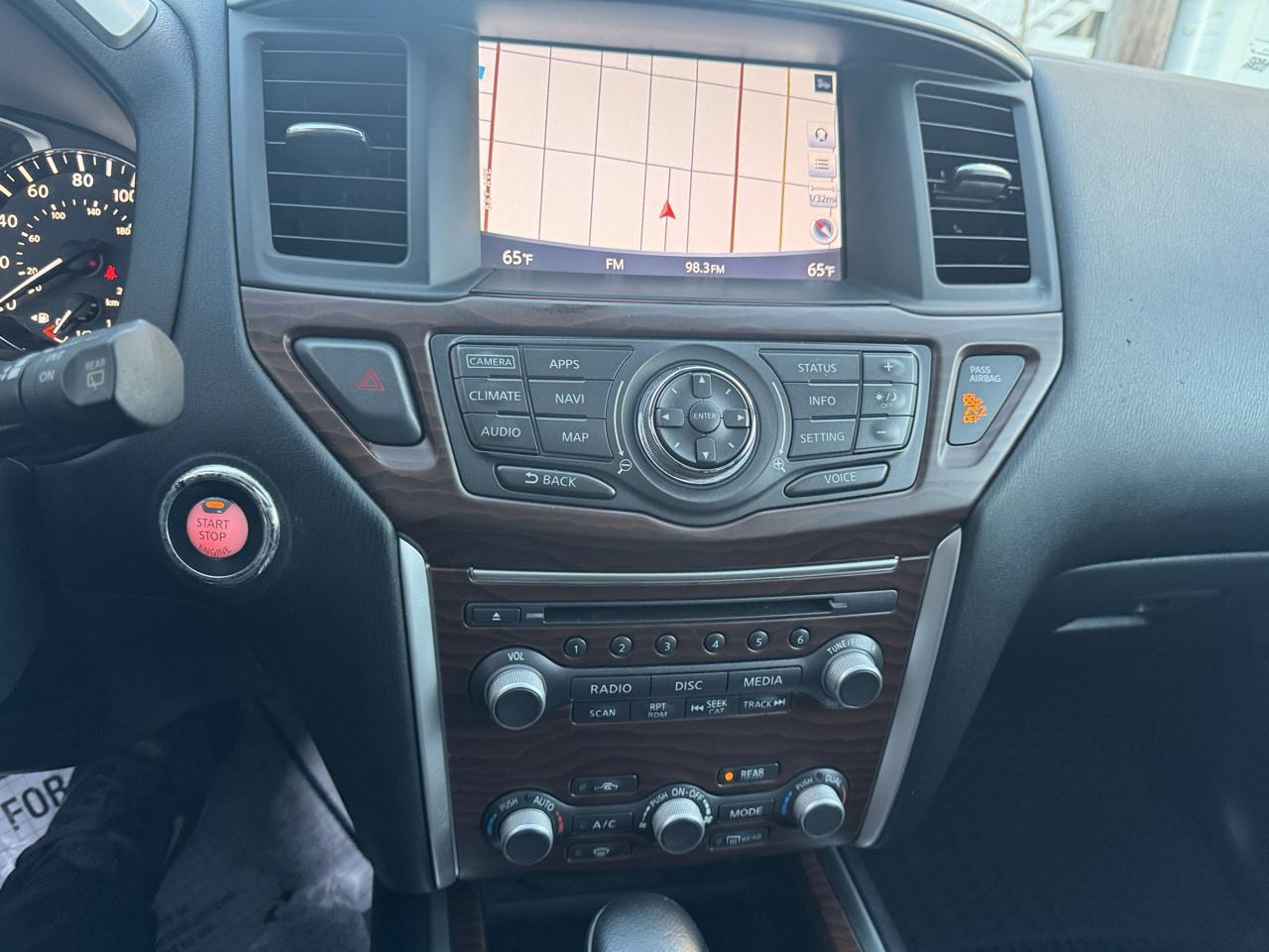 Nissan Pathfinder 4x4 Platinum 2017
