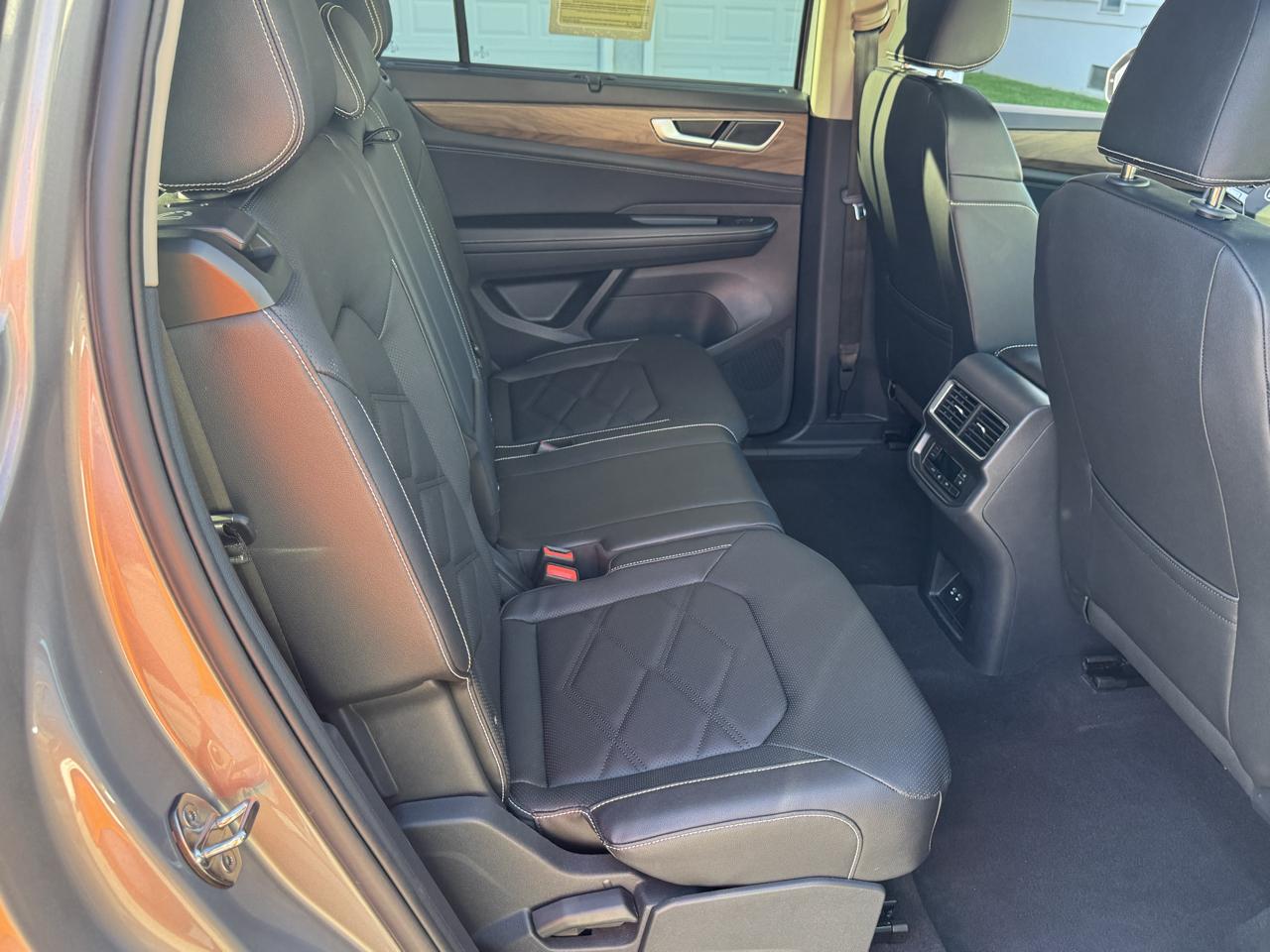 Volkswagen Atlas 2.0T SE w/Technology 4MOTION 2026