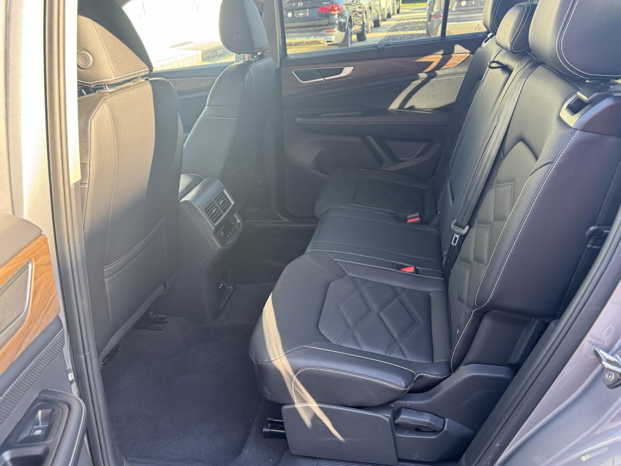 Volkswagen Atlas 2.0T SE w/Technology 4MOTION 2026