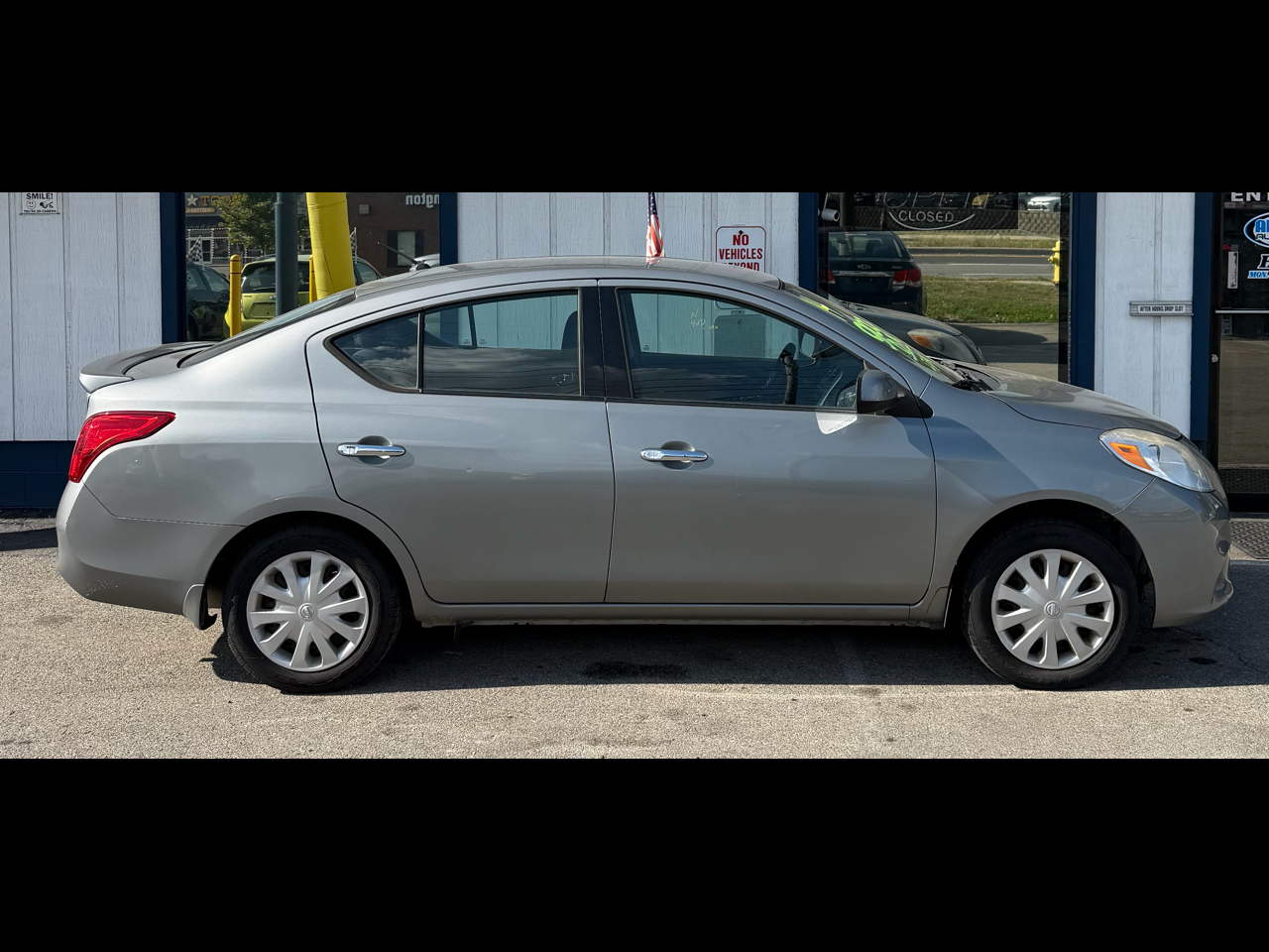 2014 Nissan Versa Sedan SV