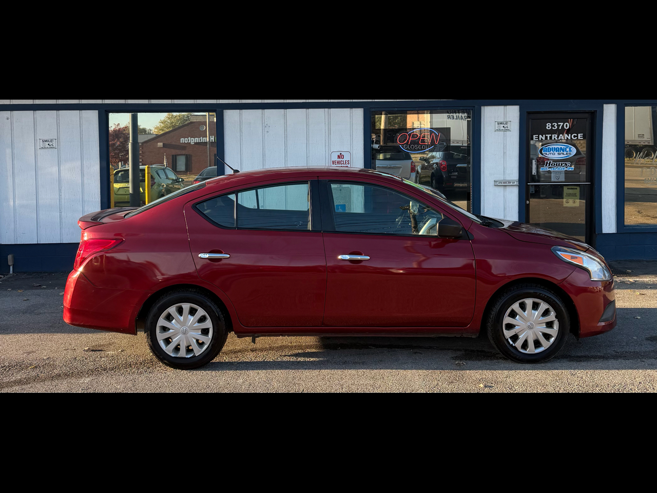 2017 Nissan Versa 1.6 S 5M