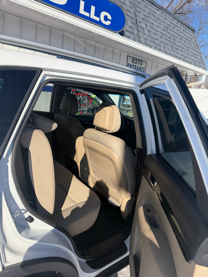 Kia Sorento LX 2WD 2011