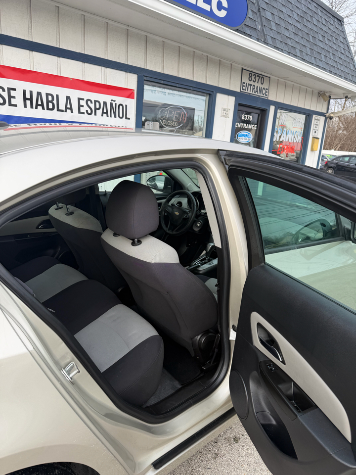 Chevrolet Cruze LS Auto 2013