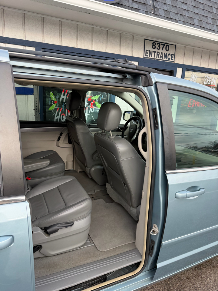 Volkswagen Routan SEL 2009