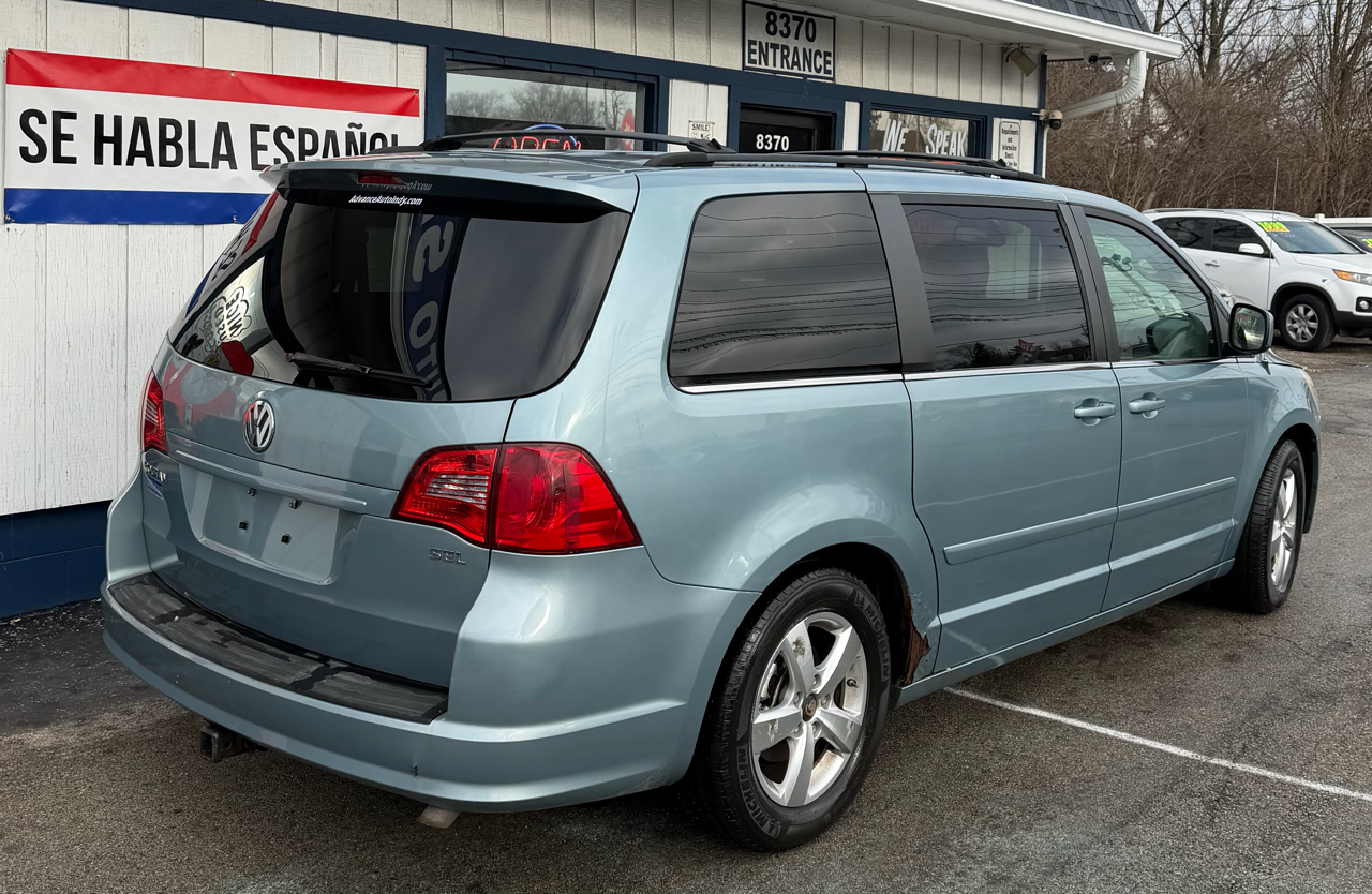 Volkswagen Routan SEL 2009