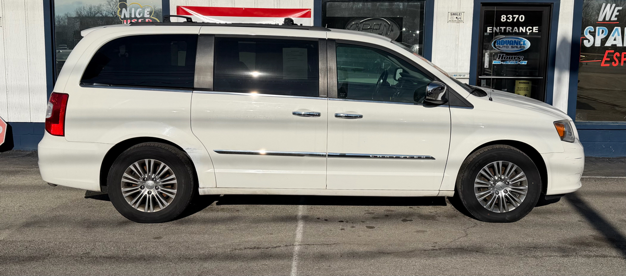 Chrysler Town & Country Touring-L 2013
