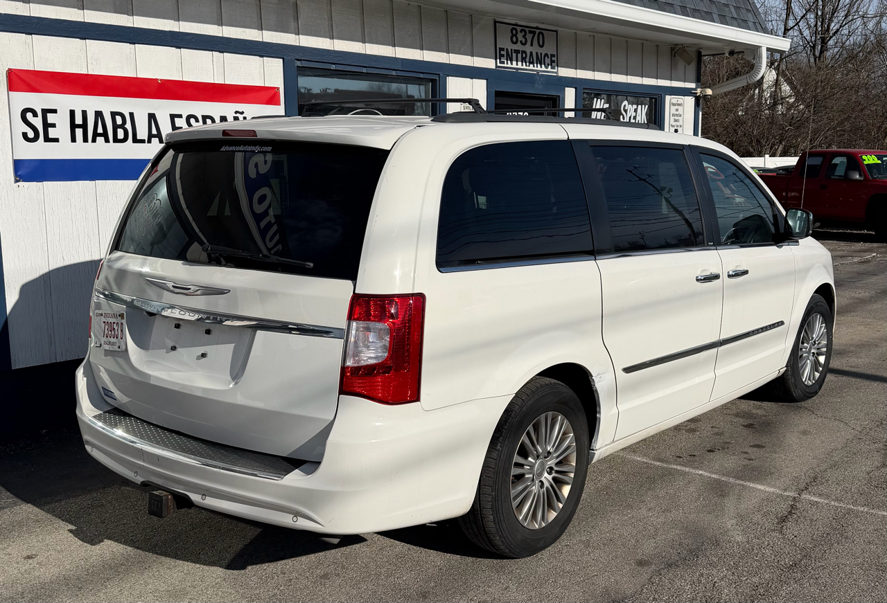 Chrysler Town & Country Touring-L 2013