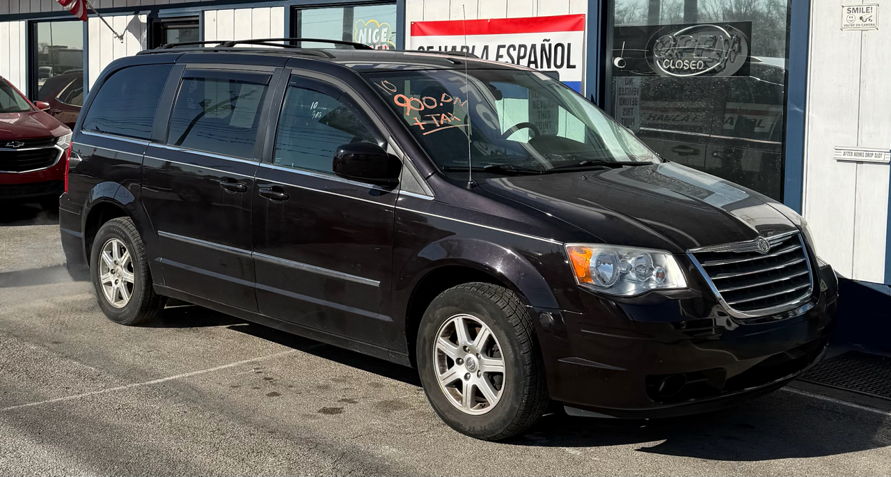 Chrysler Town & Country Touring Plus 2010
