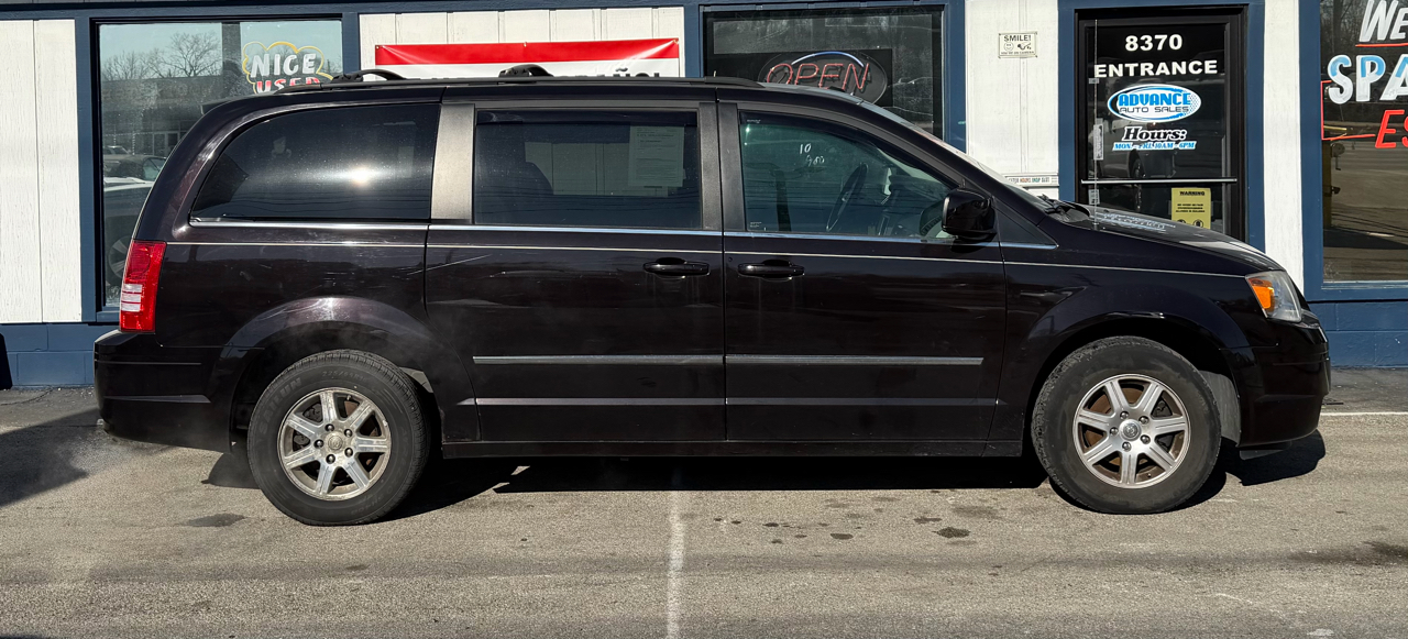 Chrysler Town & Country Touring Plus 2010