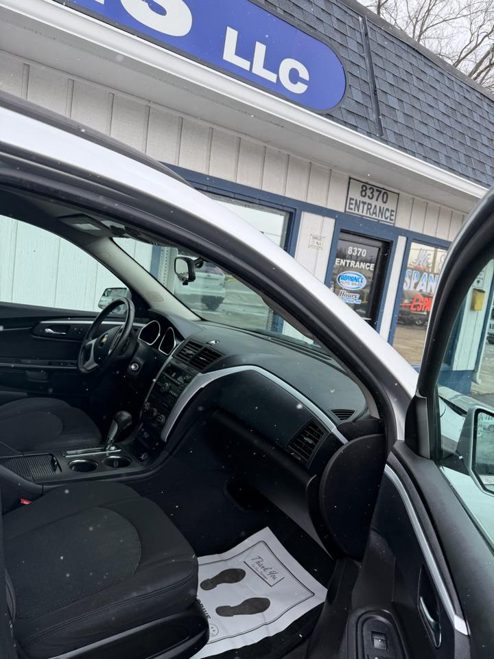 Chevrolet Traverse LT FWD 2011