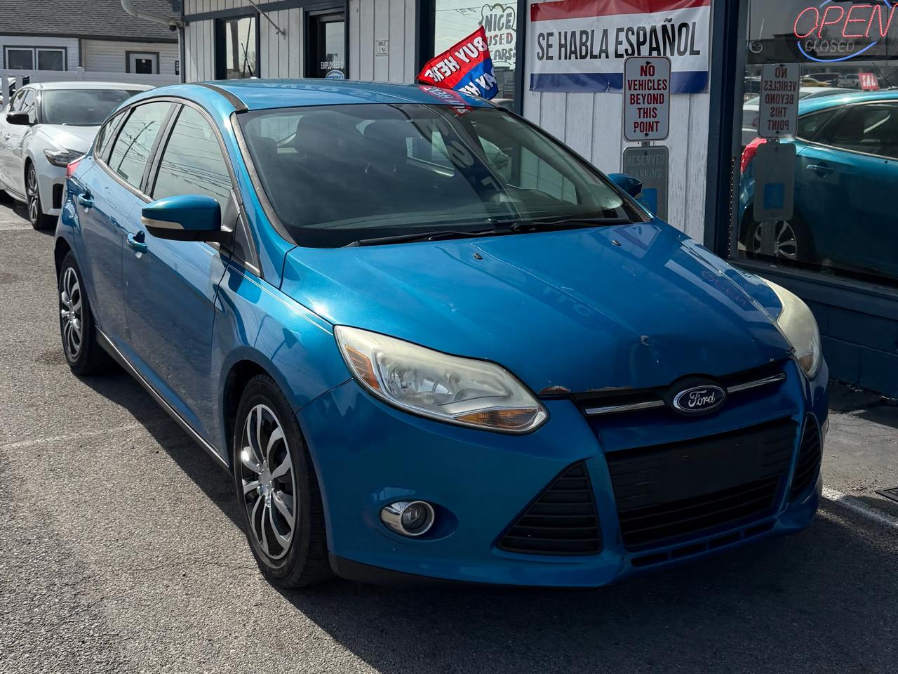 Ford Focus SE 2012
