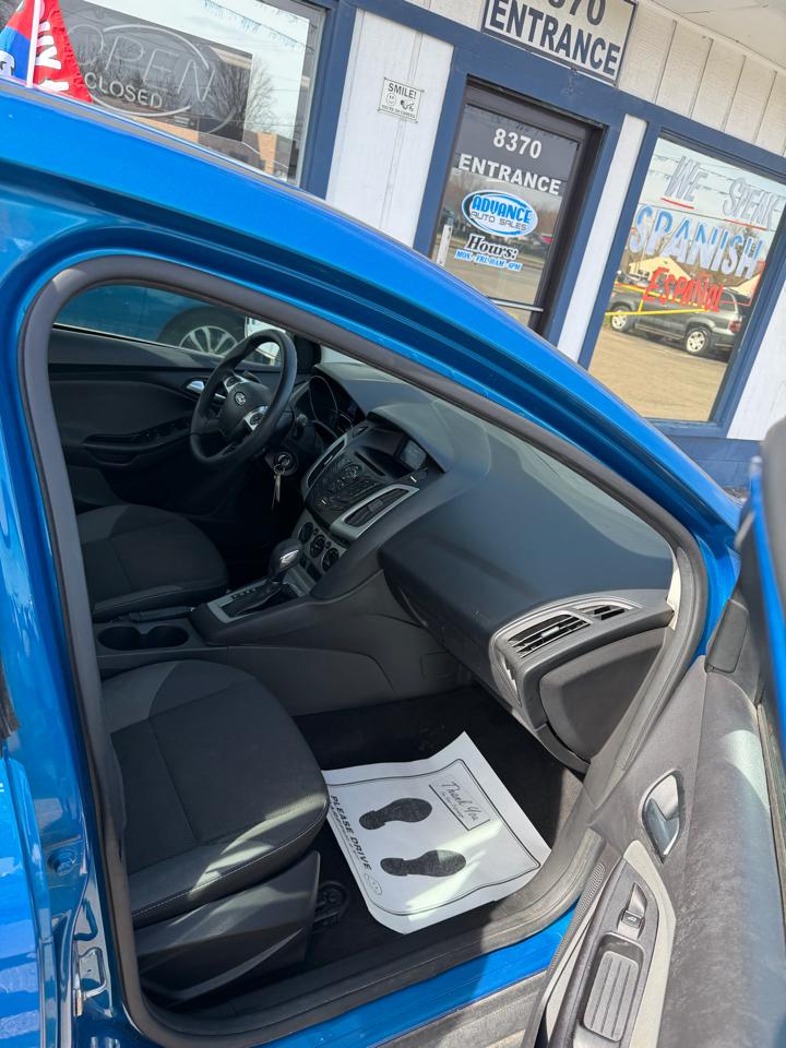 Ford Focus SE 2012