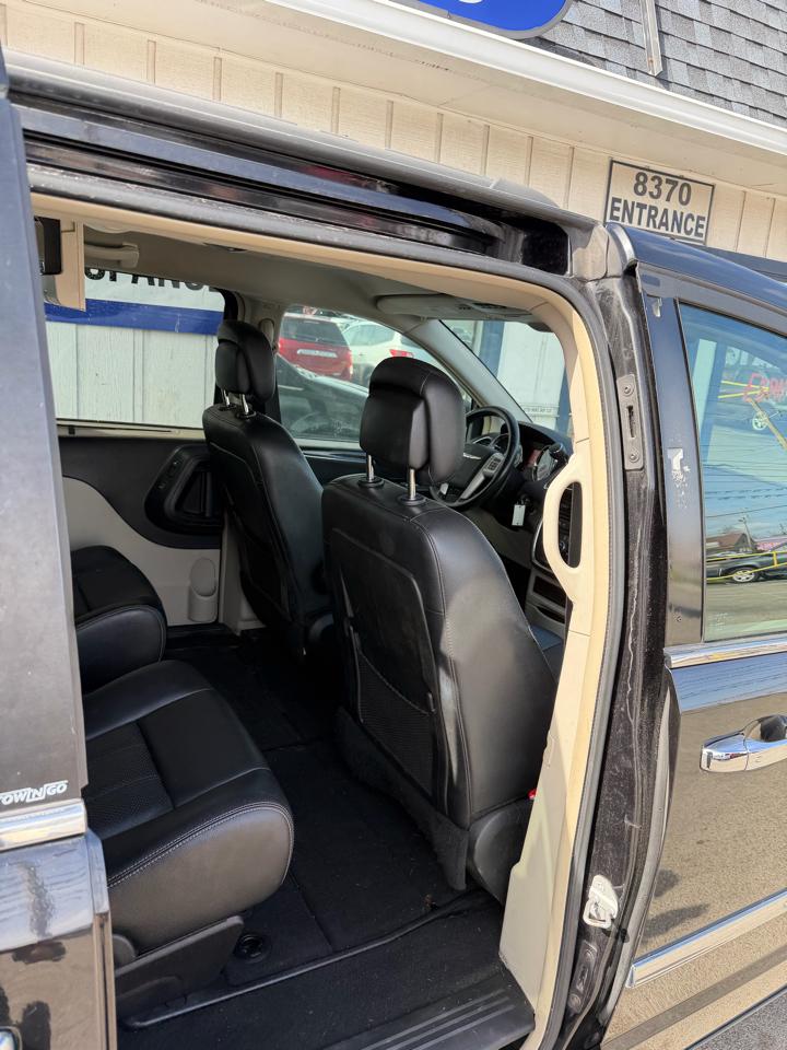 Chrysler Town & Country Touring-L 2014