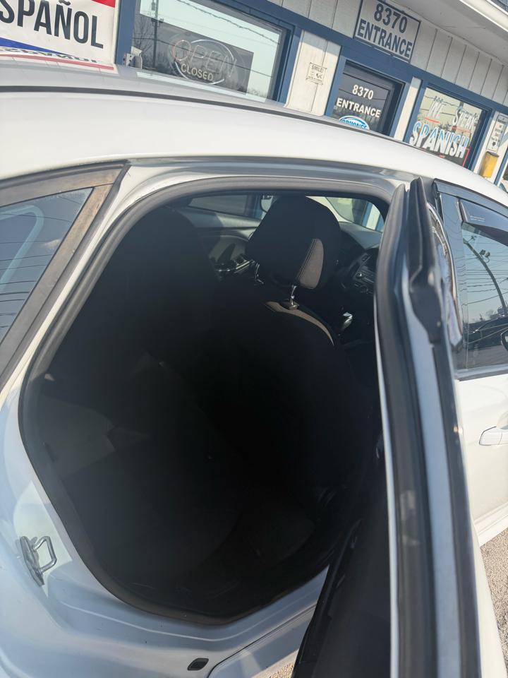 Ford Focus SE Sedan 2015