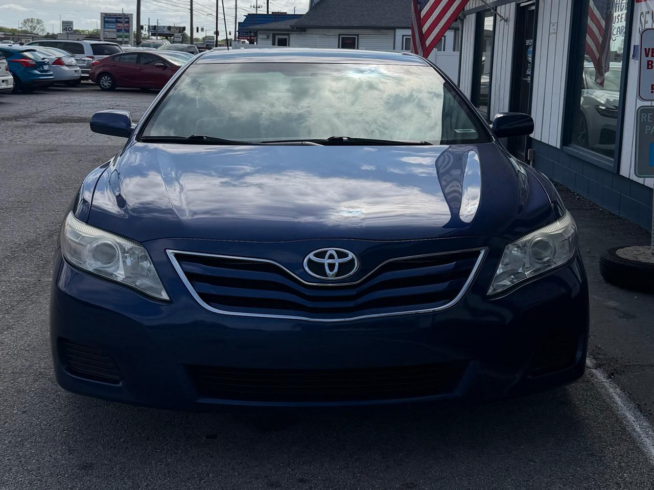 Toyota Camry Base 6-Spd AT 2011