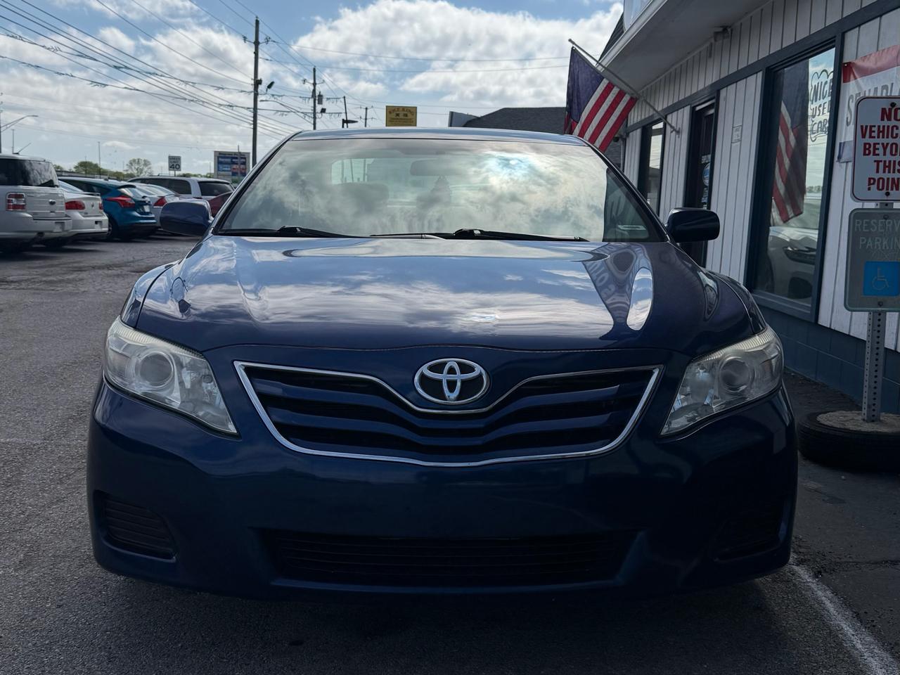 Toyota Camry Base 6-Spd AT 2011
