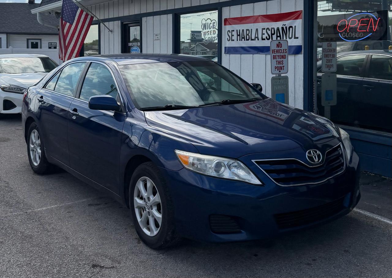 Toyota Camry Base 6-Spd AT 2011