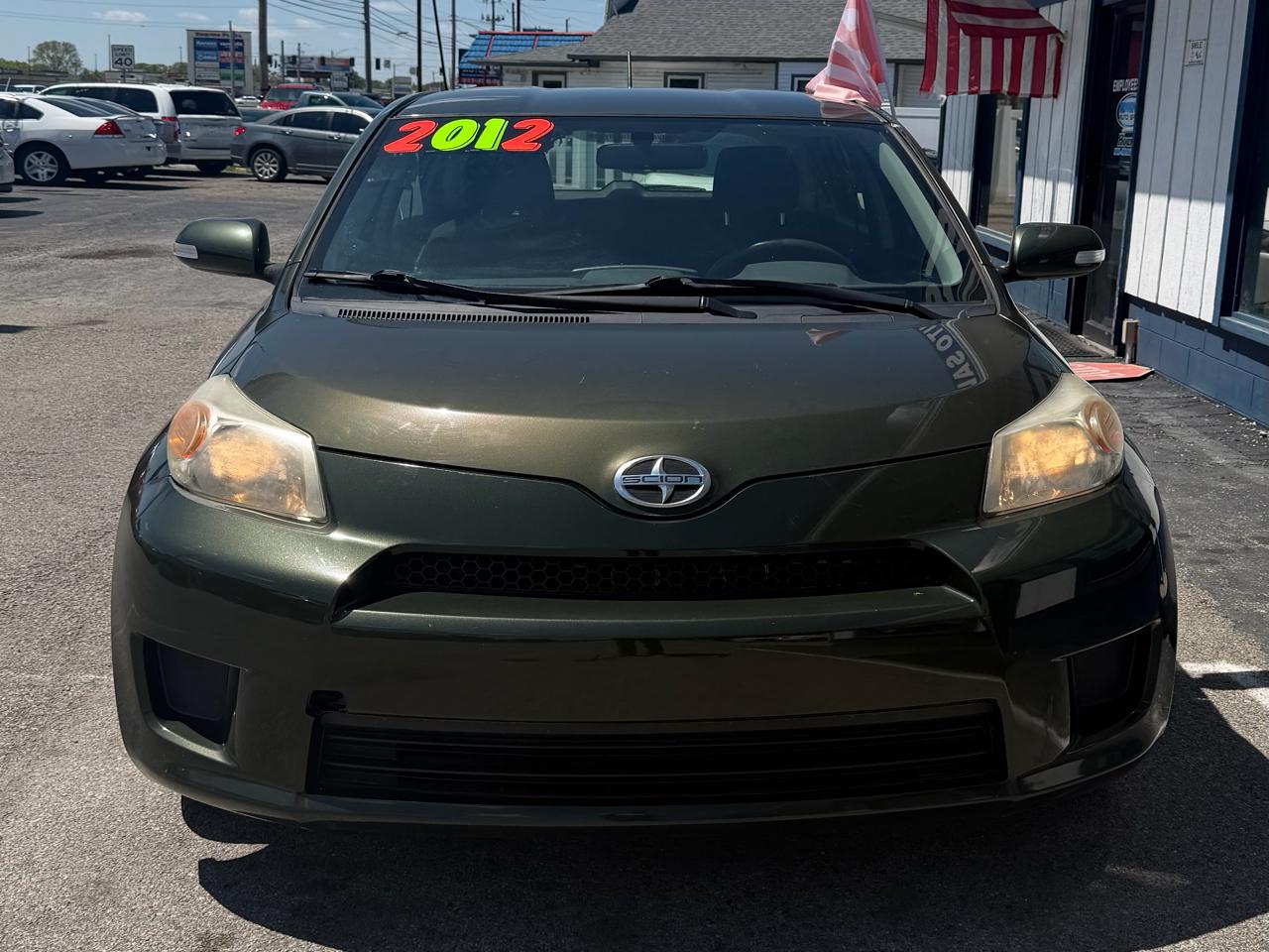Scion xD 5-Door Hatchback 5-Spd MT 2012
