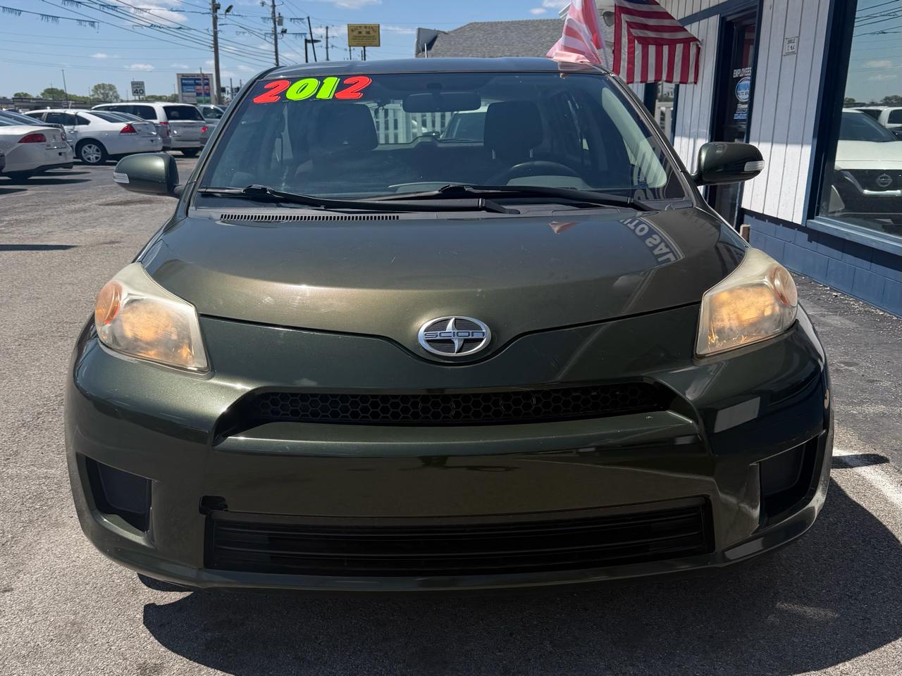 Scion xD 5-Door Hatchback 5-Spd MT 2012