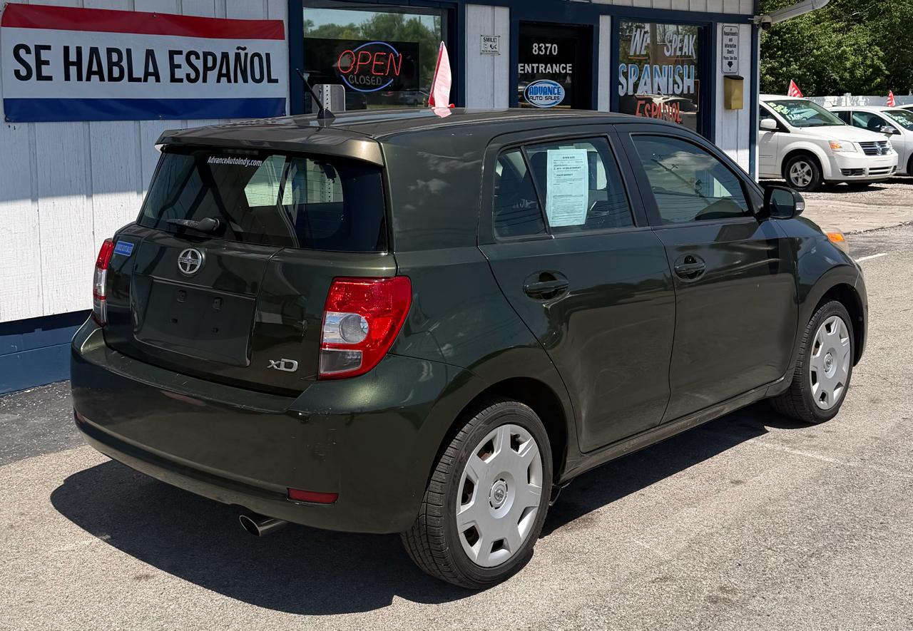 Scion xD 5-Door Hatchback 5-Spd MT 2012