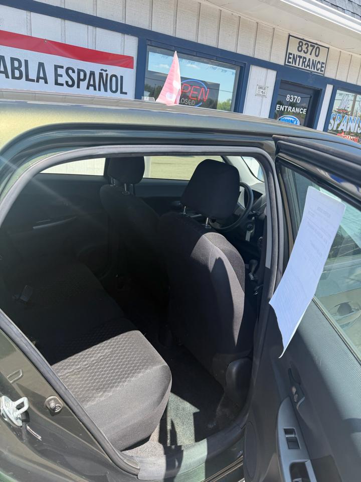 Scion xD 5-Door Hatchback 5-Spd MT 2012