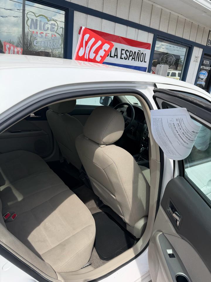 Ford Fusion Hybrid Sedan 2011