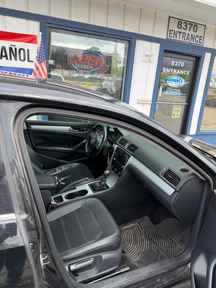 Volkswagen Passat 2.5L SE AT 2013
