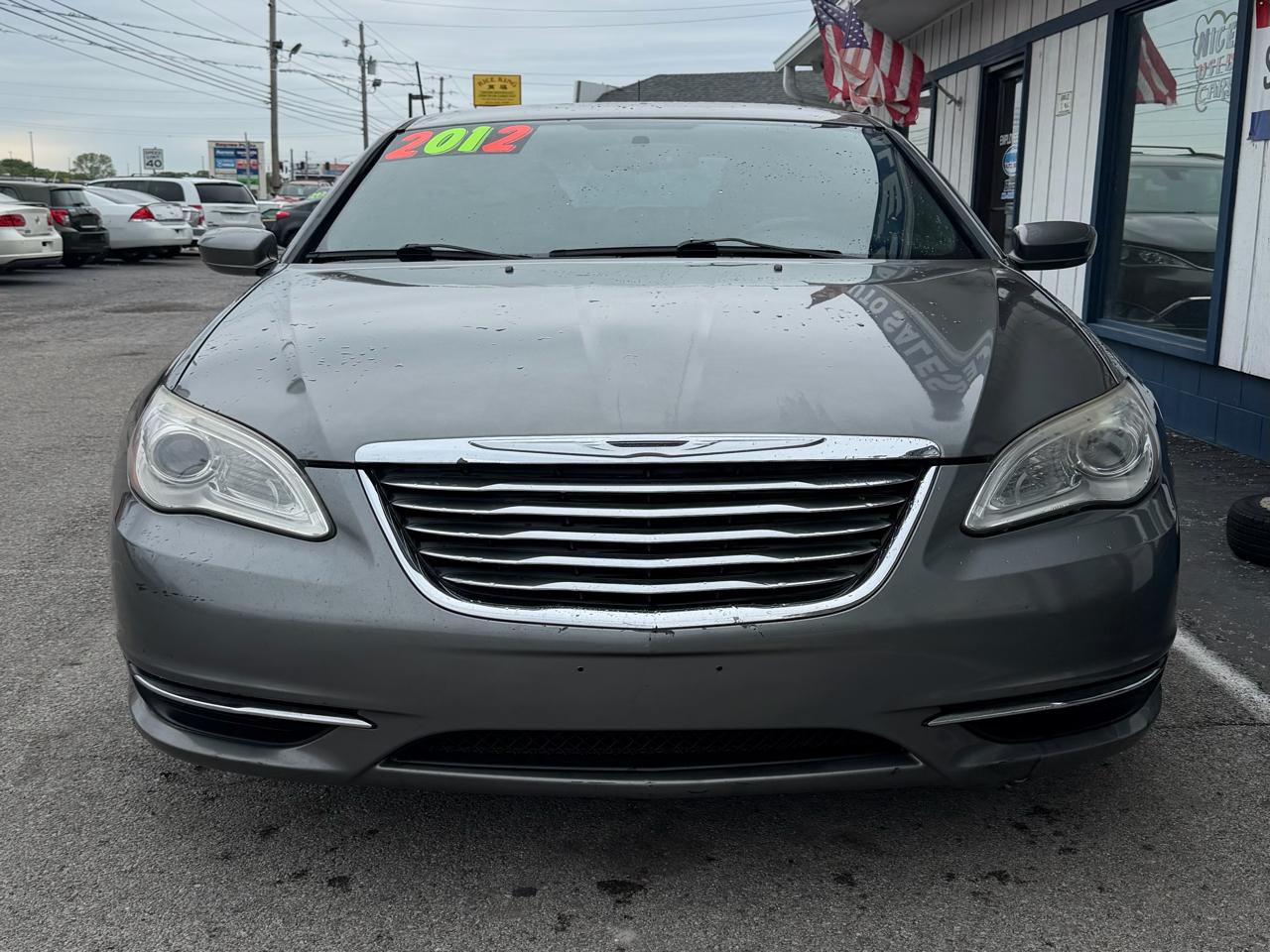 Chrysler 200 Touring 2012