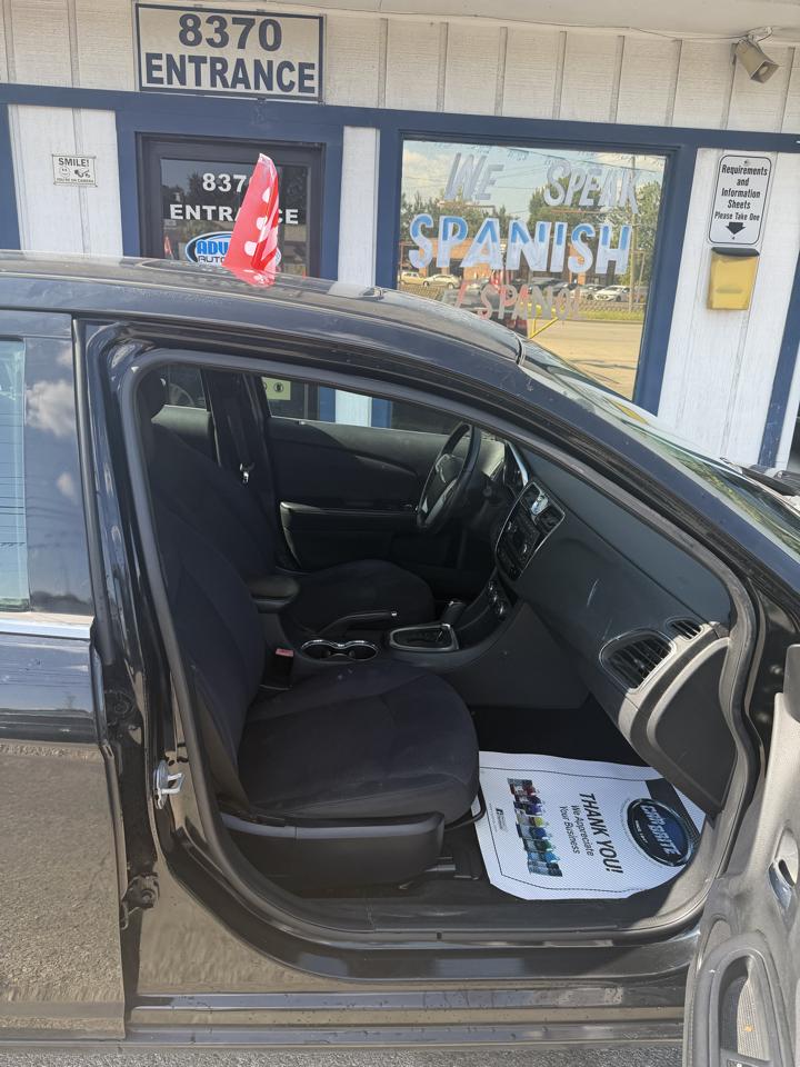 Chrysler 200 Touring 2012