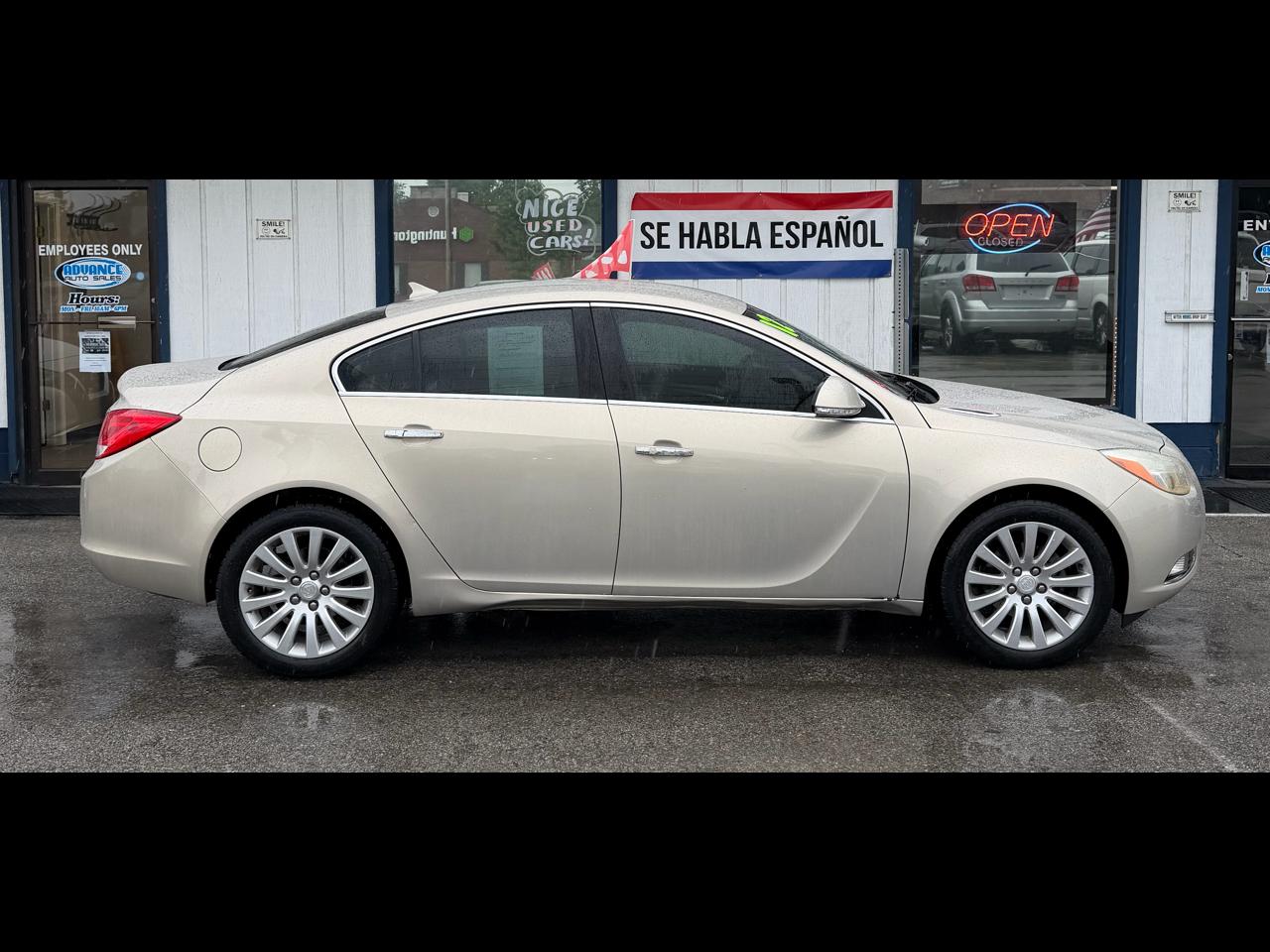 2012 Buick Regal Premium 1's photo