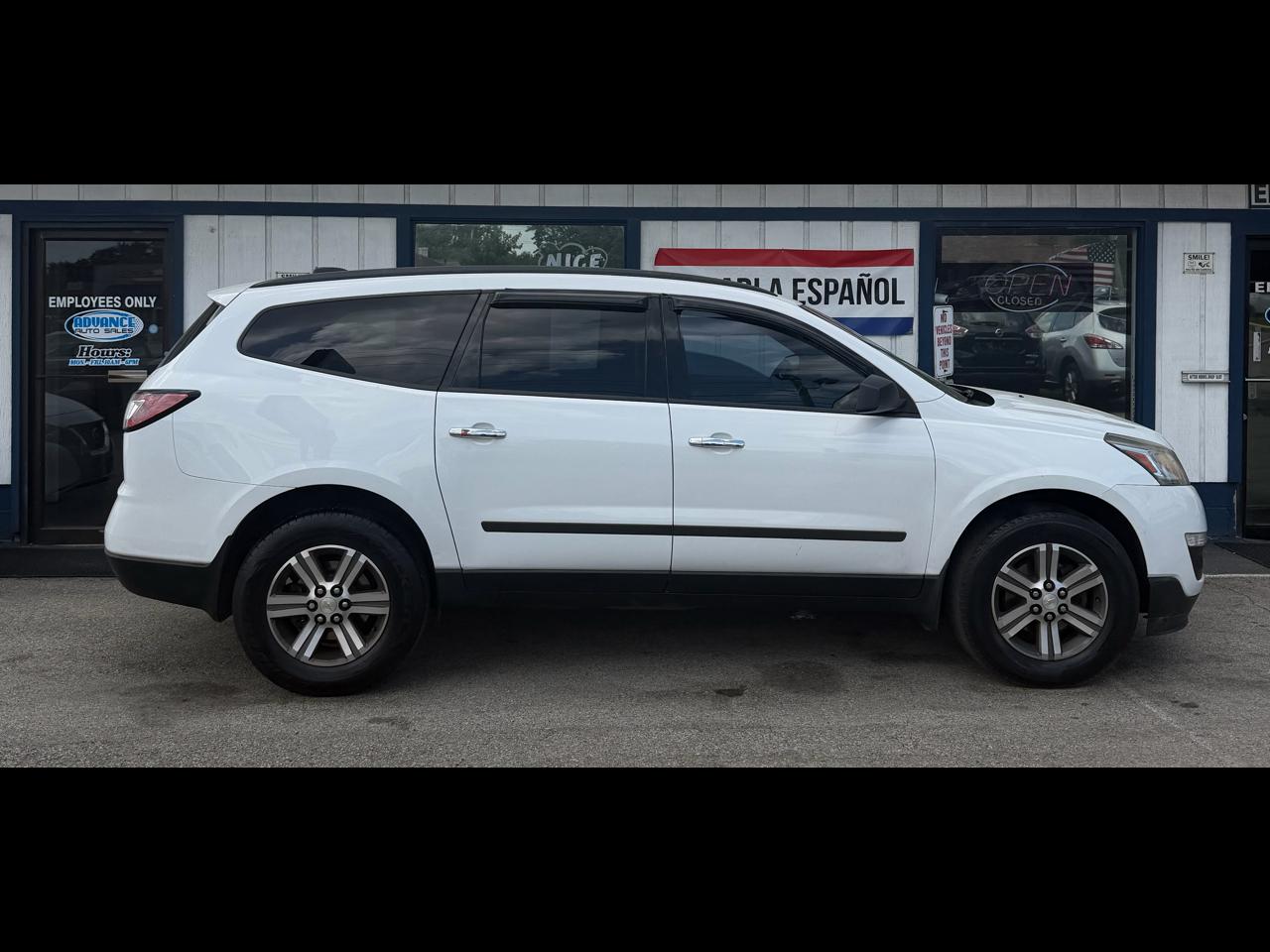 2017 Chevrolet Traverse LS FWD w/PDC