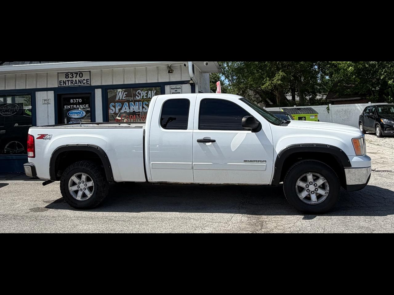 2011 GMC Sierra 4WD Extended Cab SLE MWB's photo