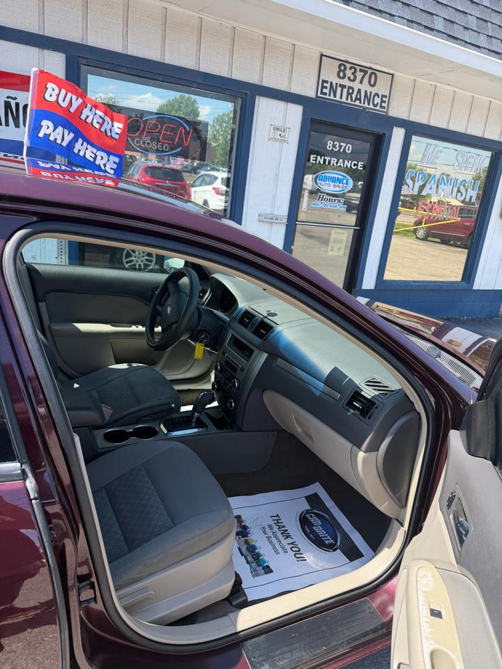Ford Fusion I4 S 2011