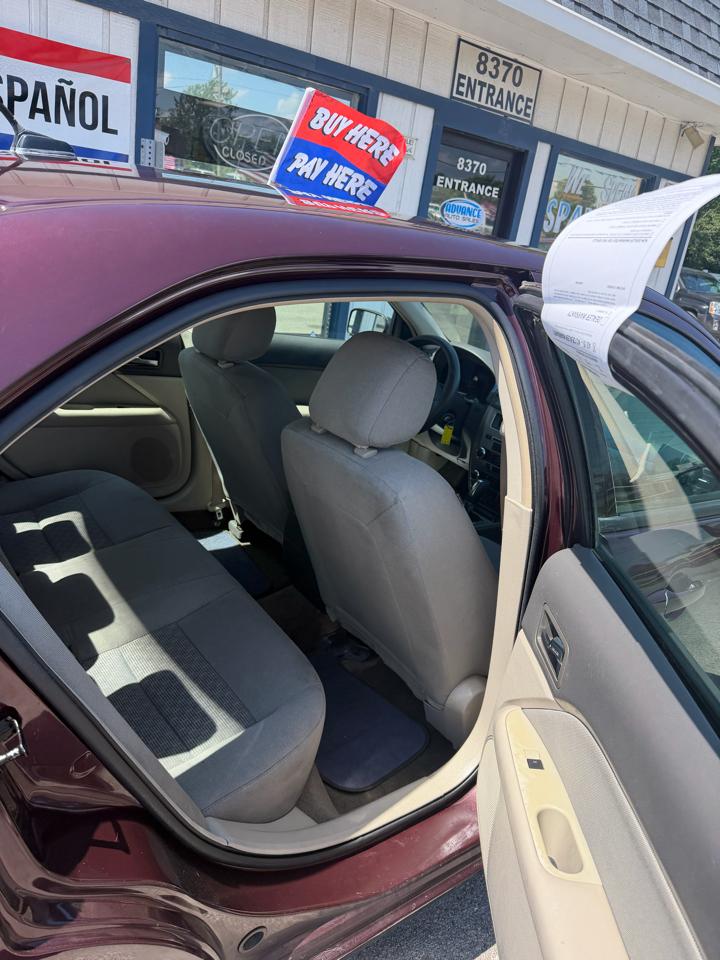 Ford Fusion I4 S 2011