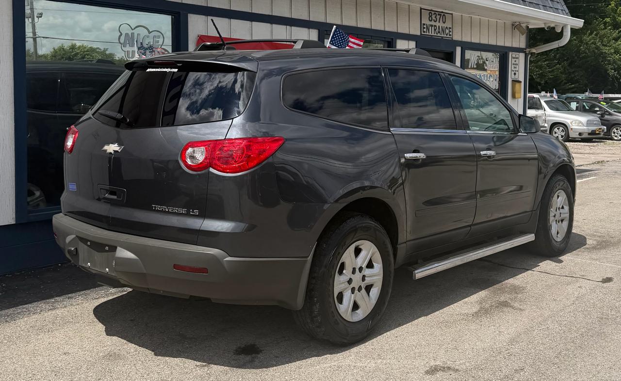 Chevrolet Traverse LS FWD w/PDC 2012