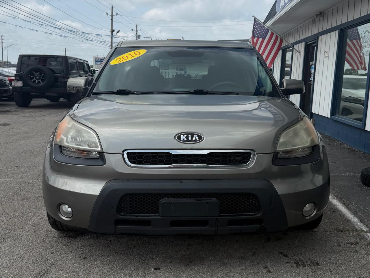 Kia Soul + 2010