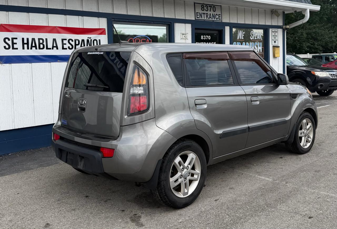 Kia Soul + 2010
