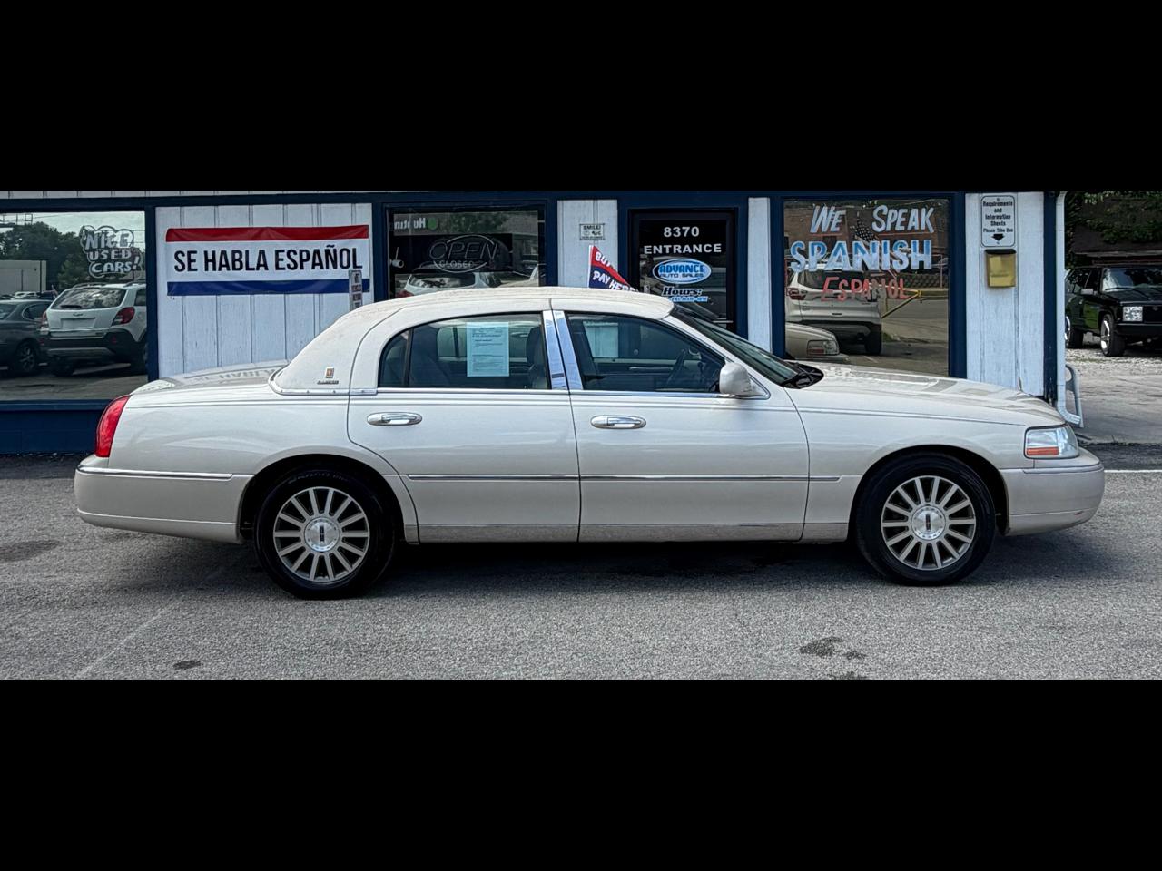 2003 Lincoln Town Car Signature