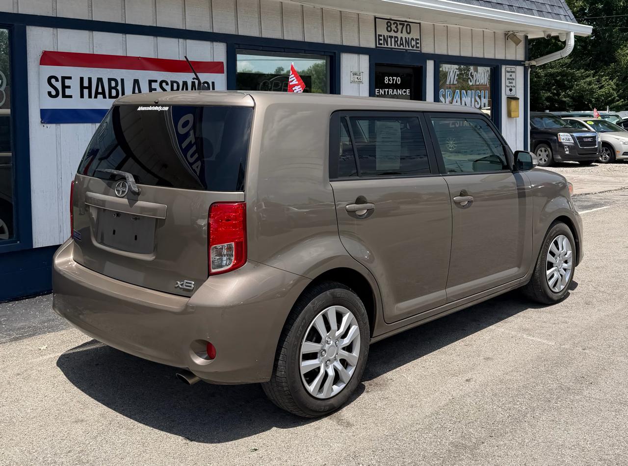 Scion xB  2011