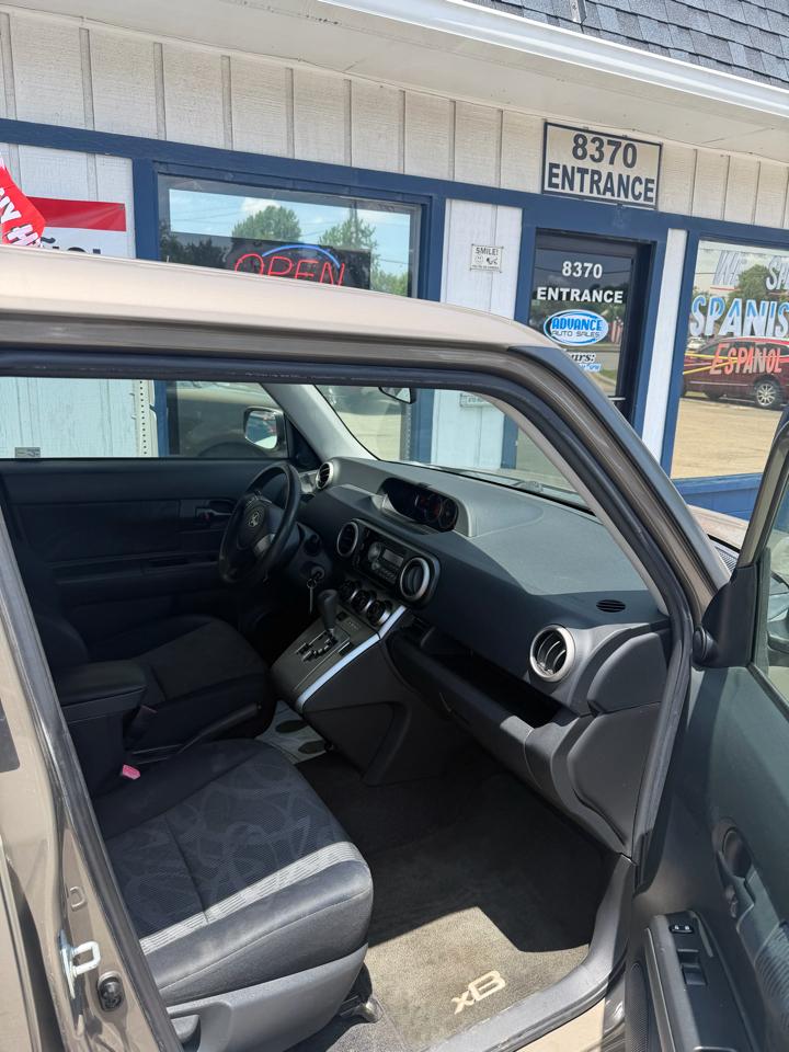 Scion xB  2011